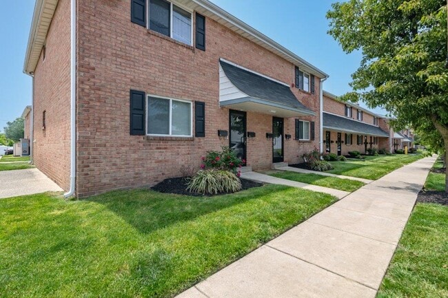 Building Photo - Warwick Terrace Apartment Homes