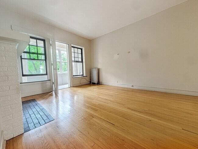 Foto del edificio - 1304 W Rosemont Ave