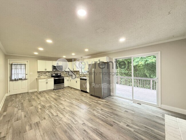 Foto del edificio - 4630 Sherry Ln