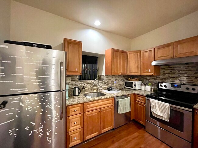 Foto del edificio - 616 Columbus Ave