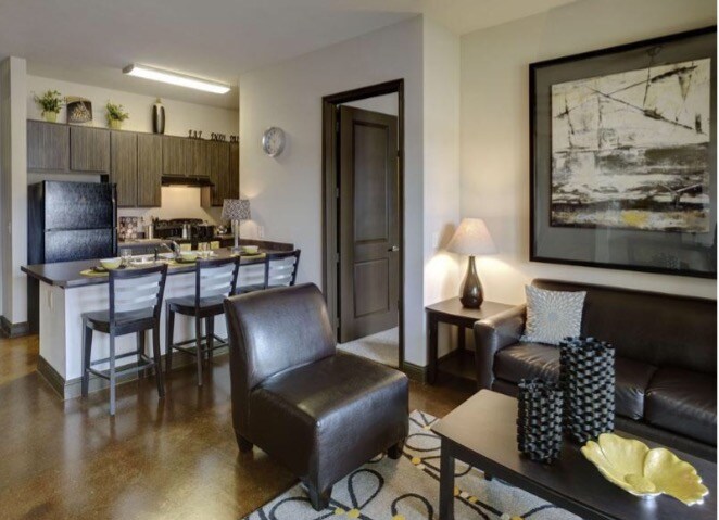 Foto principal - 12100 E Colonial Dr