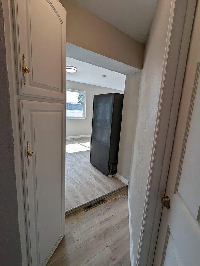 Foto del edificio - 1025 500 N