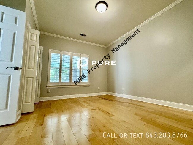 Building Photo - Beautiful Limehouse Townhome Available NOW!