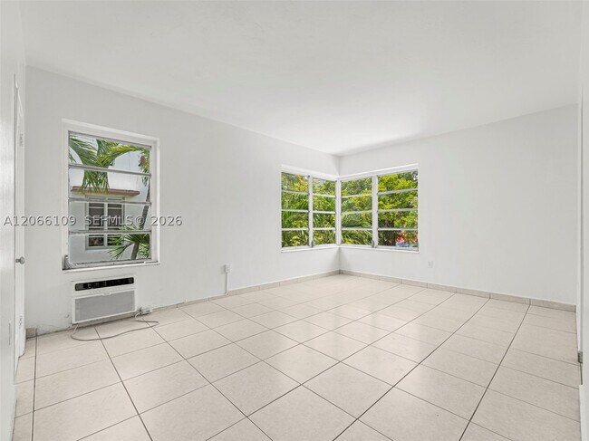 Foto del edificio - 821 Jefferson Ave