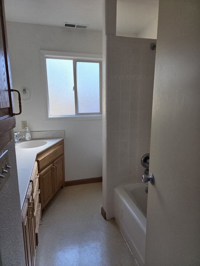 Foto del edificio - AR308-Dick&#39;s Family Trust