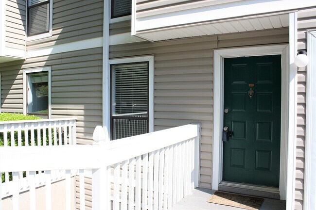 Foto del edificio - Just outside the perimeter at 75 and 285!