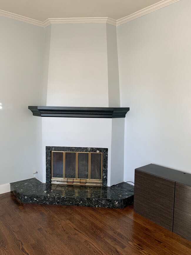 Building Photo - 1377 Fernside Blvd