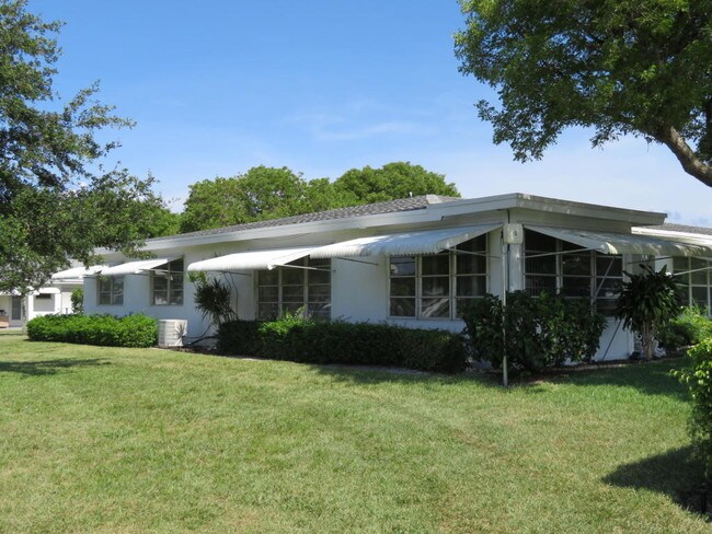 Foto del edificio - 7350 W Oakridge Circle A