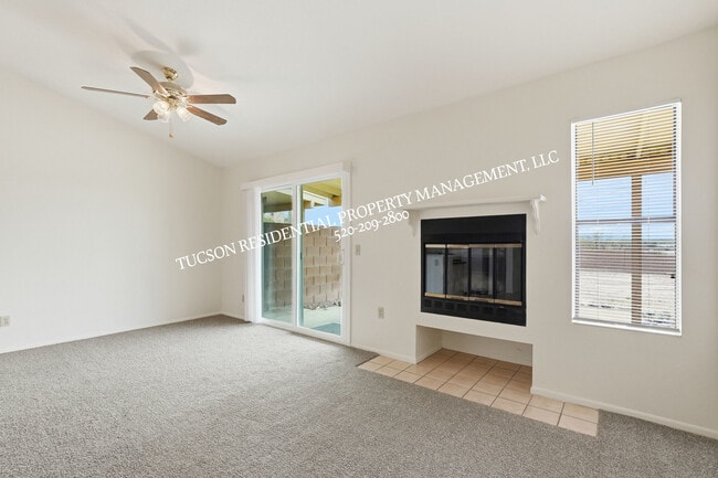 Foto del edificio - 9960 E Banister Dr