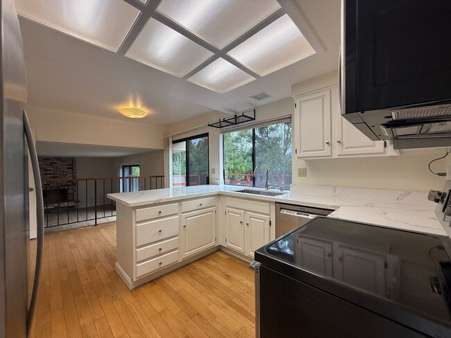Building Photo - 6574 Leyland Park Dr