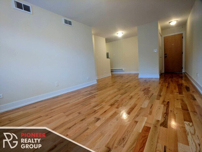 Foto del edificio - 555 W Arlington Pl