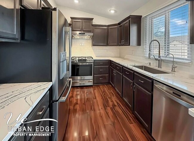 Building Photo - 3 Bed 2 Bath Home off Garrity