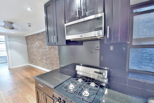 Building Photo - 5 W 103rd St
