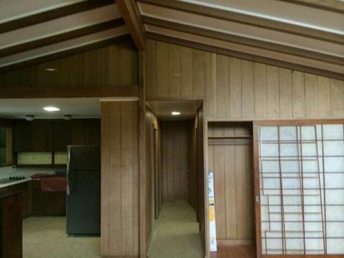 Building Photo - 221 W Lanikaula St