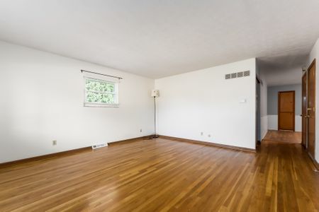 Foto del edificio - 5046 Heathmoor Dr