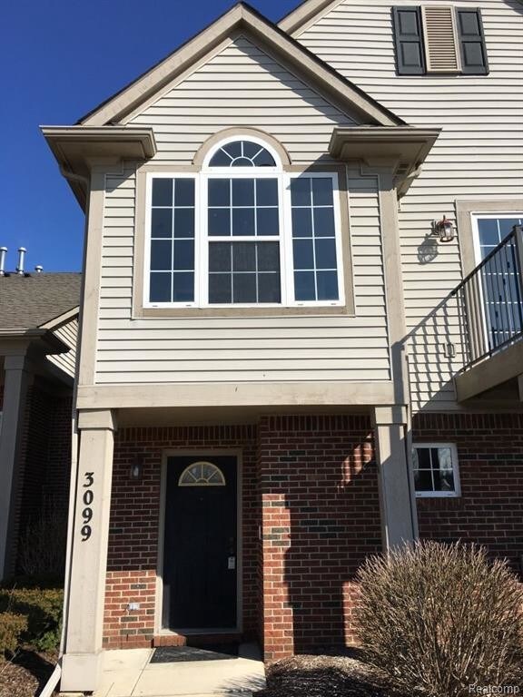 Foto del edificio - 3099 Primrose Ln