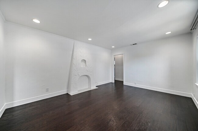 Foto del edificio - 4978 N North Maywood Ave