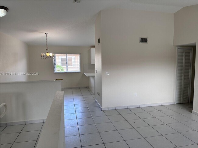 Foto del edificio - 17354 NW 74th Ave