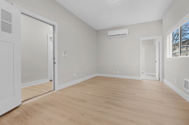 Building Photo - 1412 23rd St NE