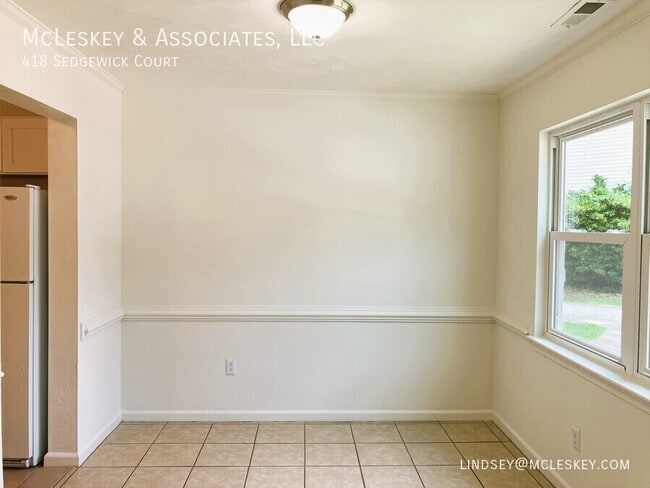 Building Photo - 418 Sedgewick Ct