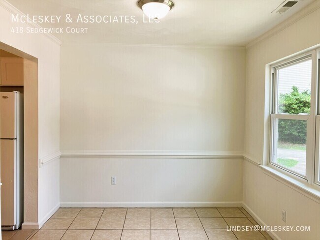 Foto del edificio - 418 Sedgewick Ct