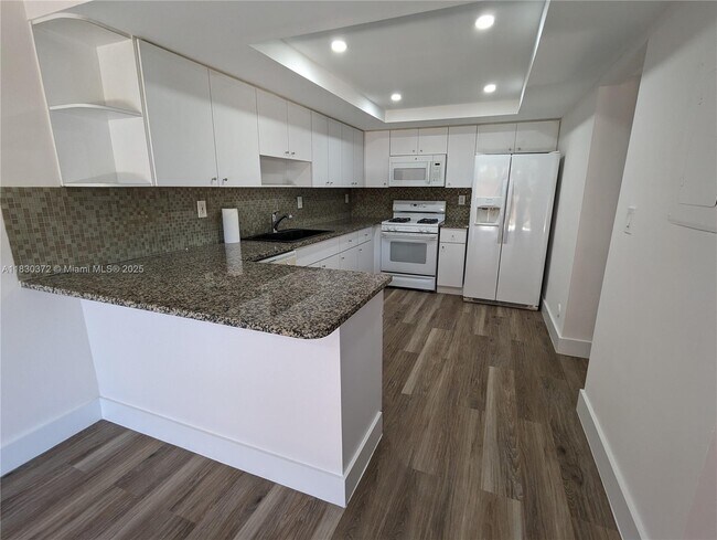 Foto del edificio - 6445 SW 116th Pl