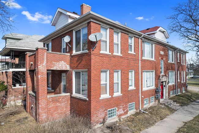 Building Photo - 5032 W Boston Blvd
