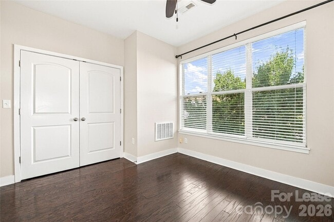 Building Photo - 732 Seigle Point Dr