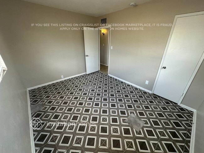 Foto del edificio - 2112 N 28th Pl