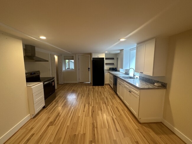 Photo - 1126 18th Ave E House