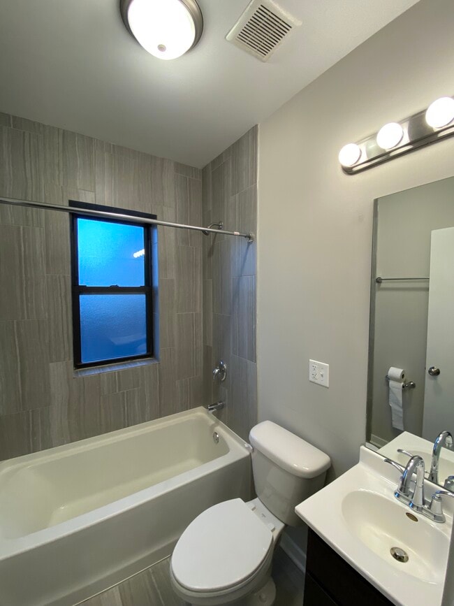 Bathroom - 4817 N Christiana Ave