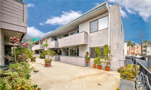 Building Photo - 9313 National Blvd