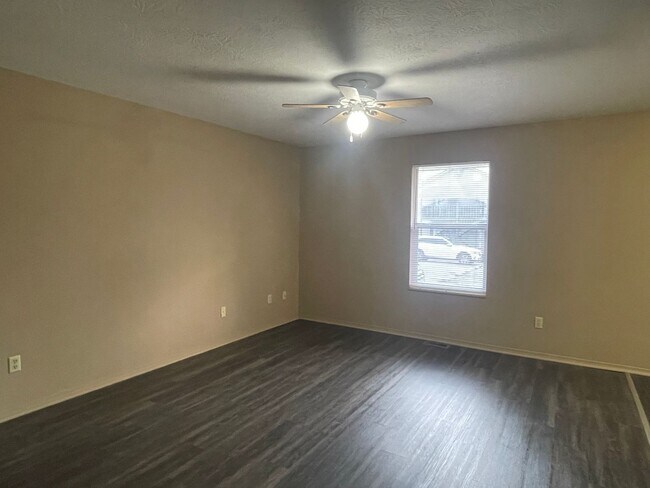 Foto del edificio - 1716 N Ozark Ave