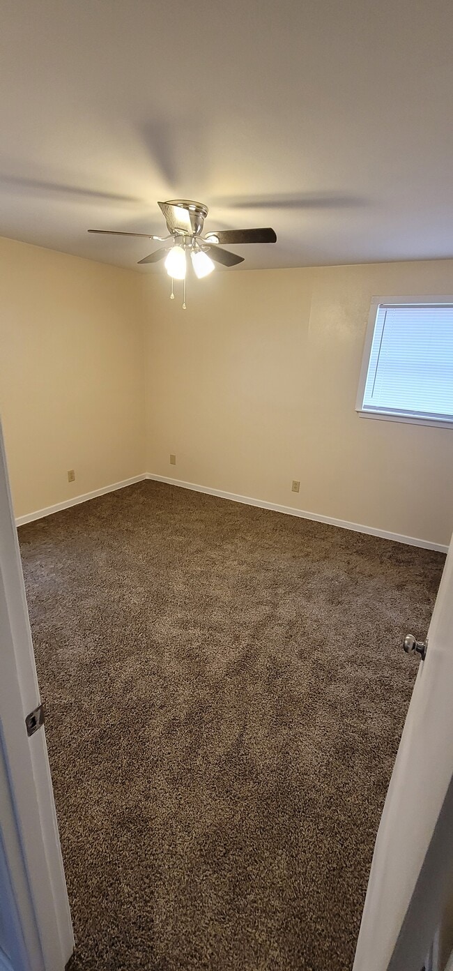 Building Photo - 4107 Lenore Dr