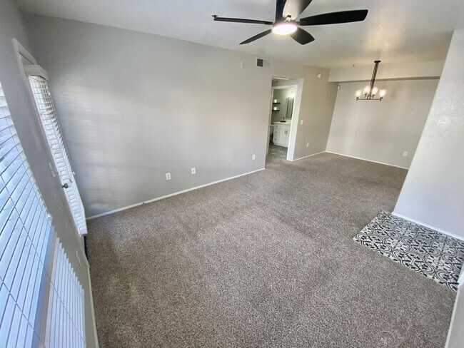 Foto del edificio - Ground Floor 1 Bedroom 1 Bathroom in Lakeshore @ Anderson Springs