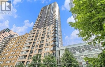 Building Photo - 40 Nepean St