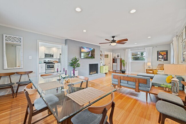 Foto del edificio - Available Early July! - Beautiful Furnished 3 Bed/2 Bath Home Close to Duke and Downtown Durham