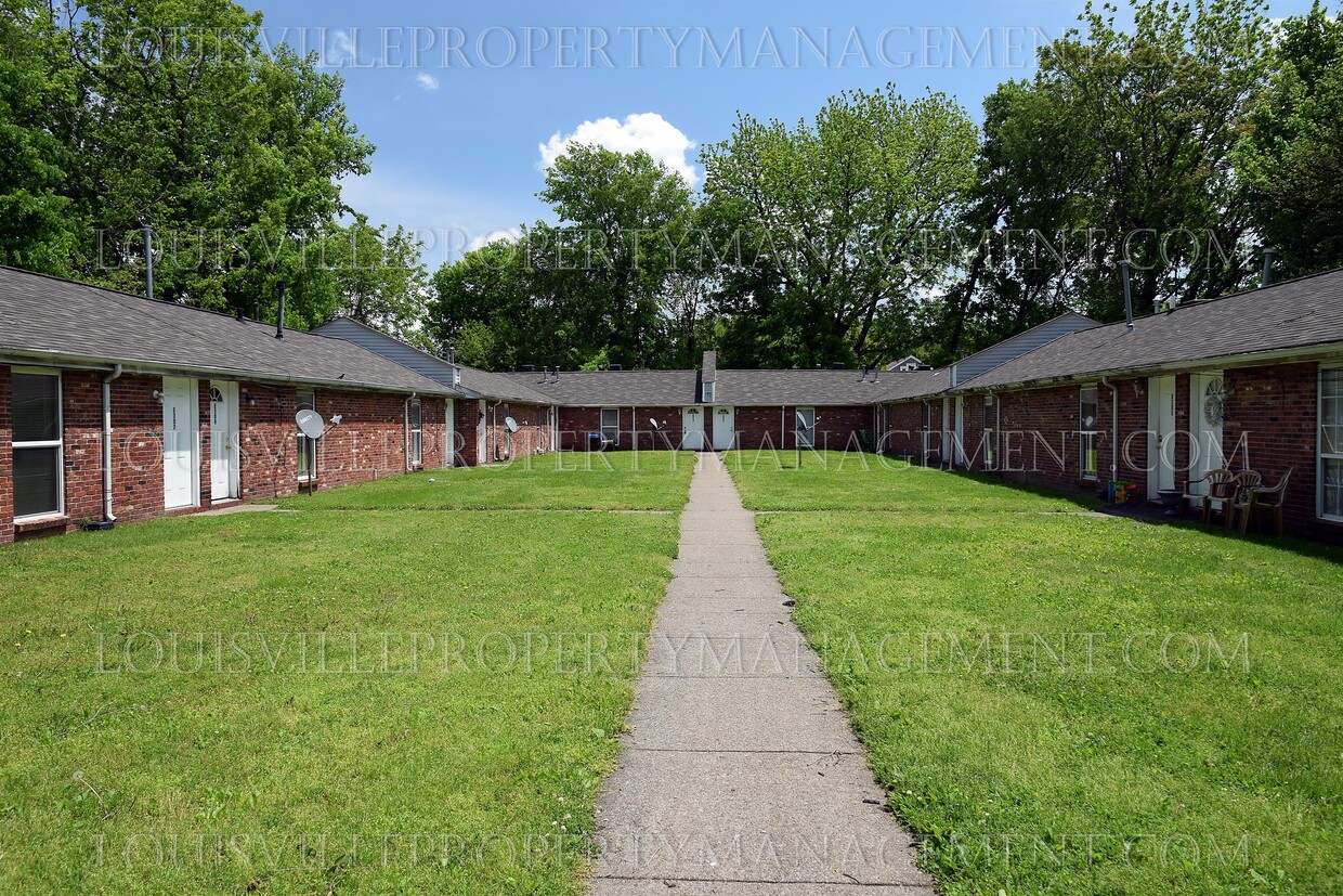Primary Photo - 2329 Rodman St