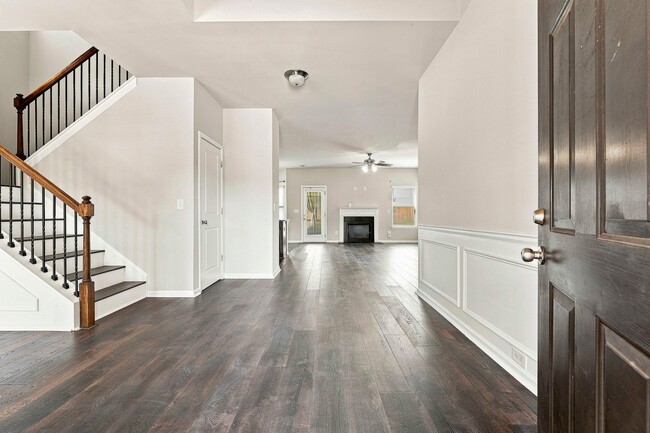 Building Photo - 636 Amrose Way
