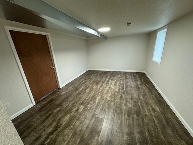 Building Photo - 6-Bedroom Home with BBQ Haven, She-Shed, a...
