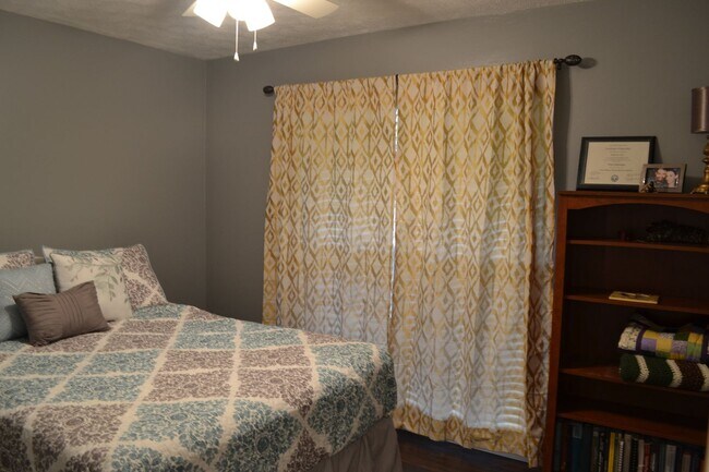 Building Photo - House in Opelika Available in July