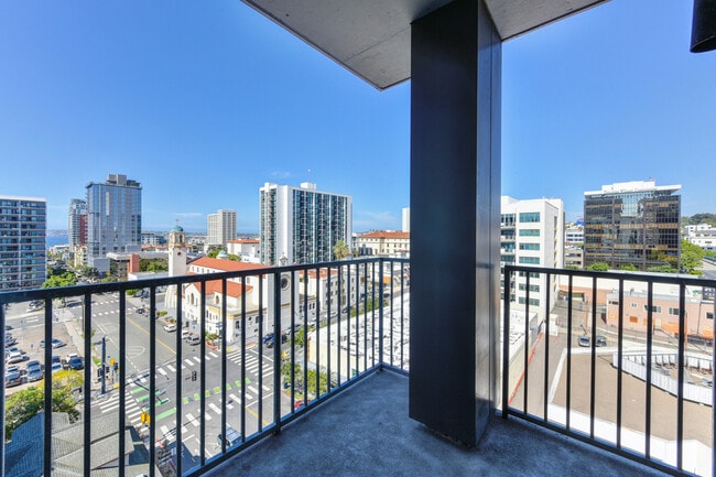 Building Photo - Atmosphere Apartments