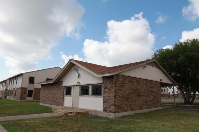 Building Photo - 1750 Treyway Ln