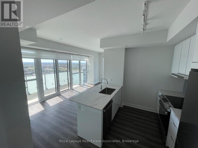 Building Photo - 430-1430 Square One Dr
