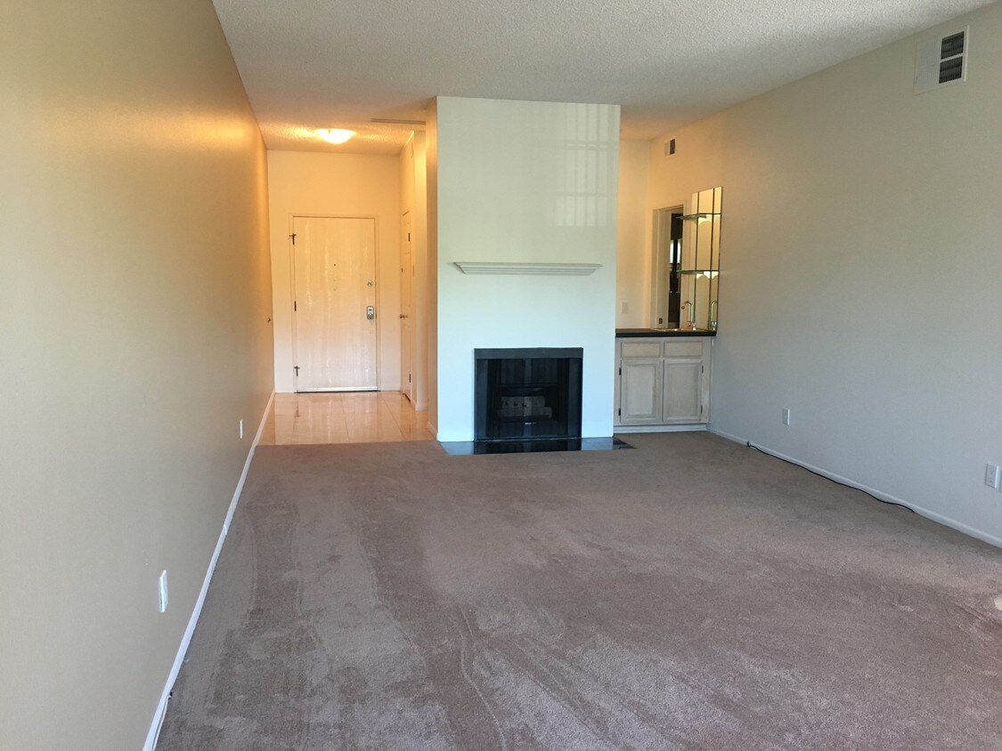 14050 Magnolia Blvd, Sherman Oaks, CA 91423 Condo for Rent in Sherman