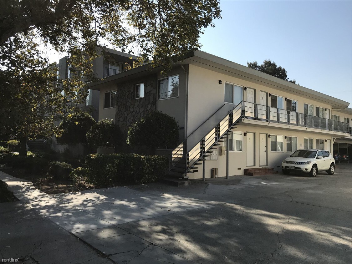 Primary Photo - 1345 El Camino Real