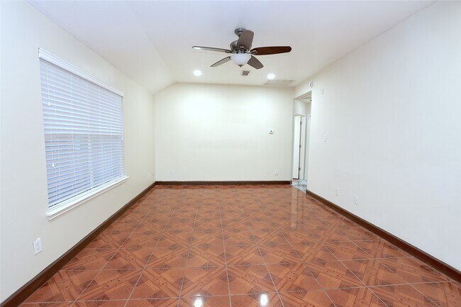 Foto del edificio - 4823 Canyon Blanco Dr