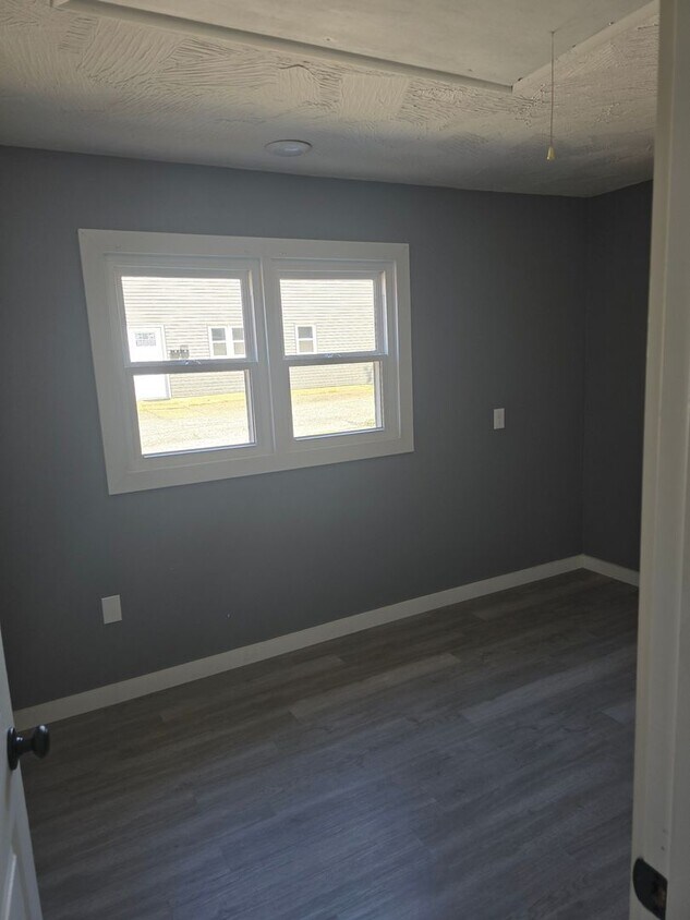 Building Photo - Newly Renovated 1 bed/ 1 bath