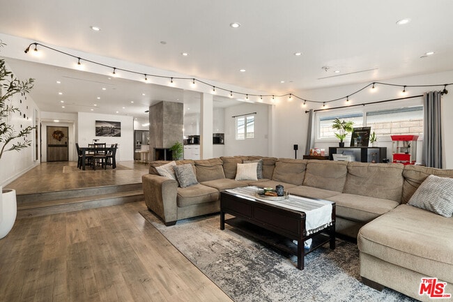 Foto del edificio - 5720 Gentry Ave