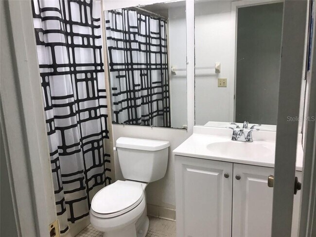 Foto del edificio - 1823 Thornwood Ct